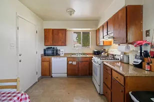 7320 Berna Way, Sacramento, CA 95823 - Photo 8