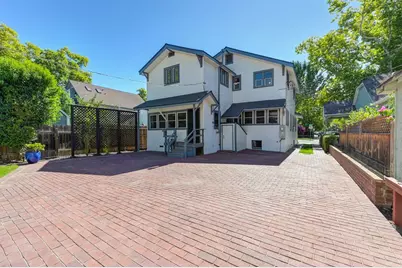 904 33rd Street, Sacramento, CA 95816 - Photo 1