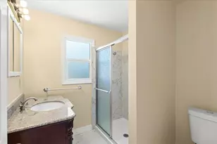 2327 E Acacia St, Stockton, CA 95205 - Photo 28