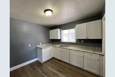 796 Lampasas Avenue, Sacramento, CA 95815 - Photo 8