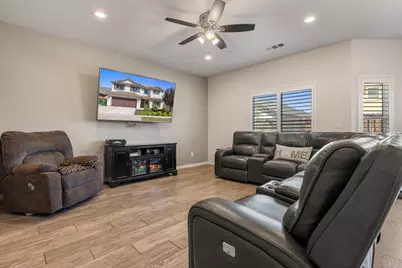 2343 Tidewind Drive, Stockton, CA 95206 - Photo 12