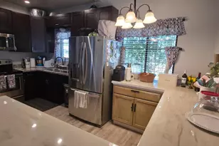 861 E St, Los Banos, CA 93635 - Photo 2