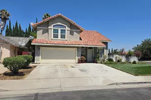 2240 Park View Dr, Los Banos, CA 93635 - Photo 1