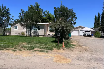 14176 Sunset Drive, Livingston, CA 95334 - Photo 2