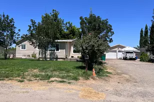 14176 Sunset Dr, Livingston, CA 95334 - Photo 2