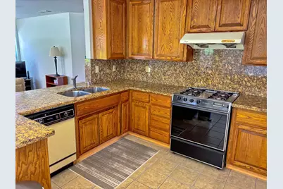 2008 Lakeview Court, Modesto, CA 95355 - Photo 8