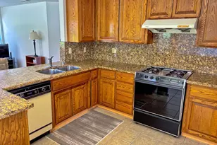 2008 Lakeview Ct, Modesto, CA 95355 - Photo 8