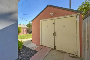 2583 Freeport Blvd, Sacramento, CA 95818 - Photo 32