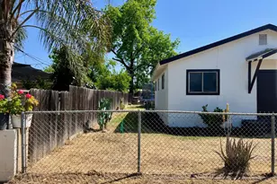 809 S B, Madera, CA 93638 - Photo 2