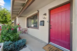 260 Flower Dr, Folsom, CA 95630 - Photo 2