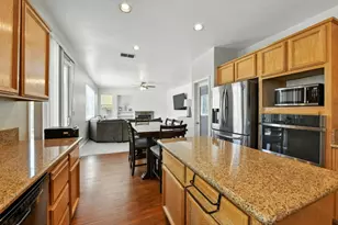 9452 Lyndley Plaza Way, Elk Grove, CA 95624 - Photo 18