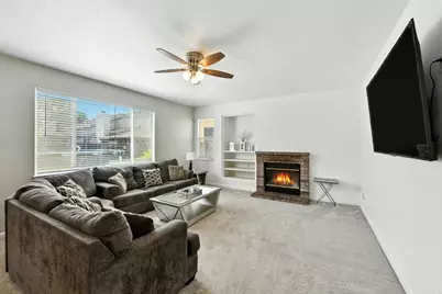 9452 Lyndley Plaza Way, Elk Grove, CA 95624 - Photo 12