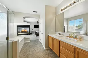 9452 Lyndley Plaza Way, Elk Grove, CA 95624 - Photo 4