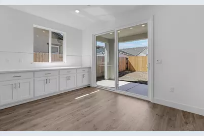10327 Evangaline Way, Elk Grove, CA 95757 - Photo 10