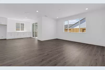 10327 Evangaline Way, Elk Grove, CA 95757 - Photo 8