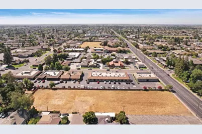 380 S Sunset Drive, Lodi, CA 95240 - Photo 2