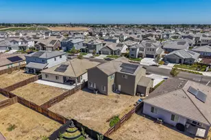 2387 Dilip Dr, Manteca, CA 95337 - Photo 4