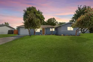 7565 El Terraza Dr, Sacramento, CA 95828 - Photo 1