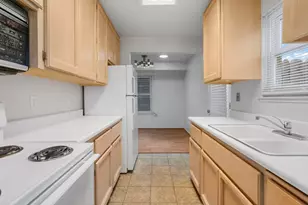 6827 Shiloh Ct, Stockton, CA 95219 - Photo 8