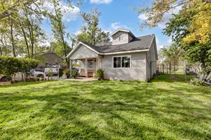 1059 Acacia Ave, Sacramento, CA 95815 - Photo 2