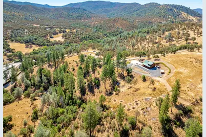 10255 Boneyard Creek Road, Coulterville, CA 95311 - Photo 2