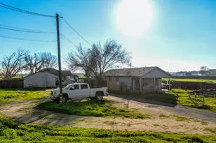 2256 W Yosemite Ave, Manteca, CA 95337 - Photo 4