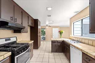 1150 Port Chelsea Cir, Lodi, CA 95240 - Photo 8