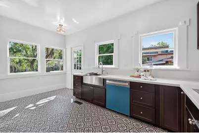 2130 26th Street, Sacramento, CA 95818 - Photo 18