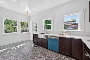 2130 26th St, Sacramento, CA 95818 - Photo 18