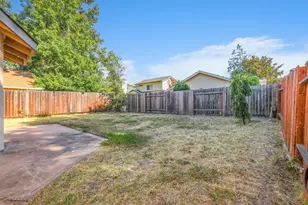 462 De Mar Dr, Sacramento, CA 95831 - Photo 10