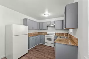 2804 65th St, Sacramento, CA 95817 - Photo 2