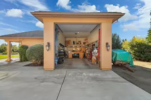 10638 Birch Ranch Dr, Sacramento, CA 95830 - Photo 52