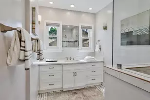 941 47th St, Sacramento, CA 95819 - Photo 24