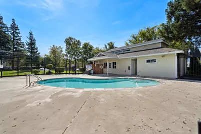 7212 Kallie Kay Ln, Sacramento, CA 95823 - Photo 8