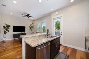 3685 Crocker Dr, Sacramento, CA 95818 - Photo 40