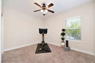 3685 Crocker Dr, Sacramento, CA 95818 - Photo 44