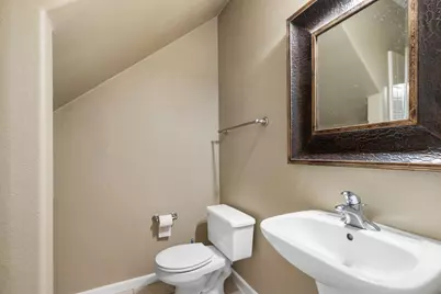 2736 Via Villaggio, Sacramento, CA 95864 - Photo 18