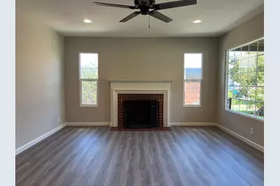 2071 W Sonoma Avenue, Stockton, CA 95204 - Photo 8