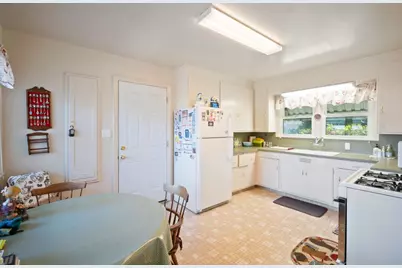929 Capistrano Drive, Salinas, CA 93901 - Photo 14