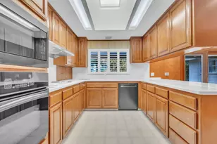 61 Saratoga Cir, Sacramento, CA 95864 - Photo 18