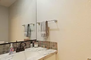 2432 W Vine St, Lodi, CA 95242 - Photo 24