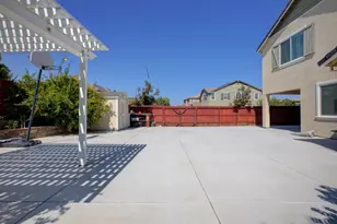 313 Michael Cox Ln, Tracy, CA 95377 - Photo 8