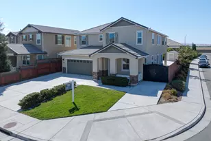 313 Michael Cox Ln, Tracy, CA 95377 - Photo 2