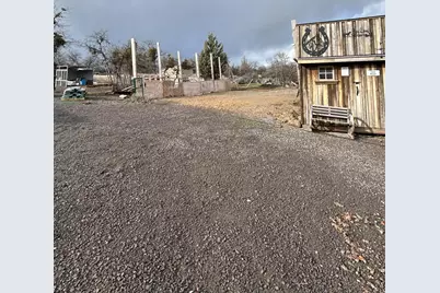 12230 Ponderosaa, Hornbrook, CA 96944 - Photo 20