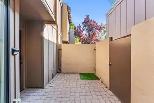 709 Woodside Ln E, Sacramento, CA 95825 - Photo 36