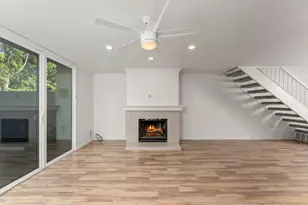 709 Woodside Ln E, Sacramento, CA 95825 - Photo 2