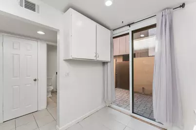 709 Woodside Ln E #2, Sacramento, CA 95825 - Photo 8