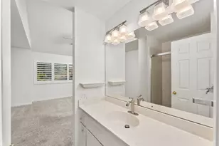 709 Woodside Ln E, Sacramento, CA 95825 - Photo 22