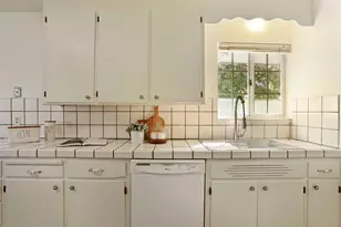 1129 E Alameda St, Manteca, CA 95336 - Photo 16