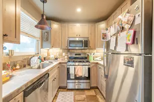 2229 24th St, Sacramento, CA 95818 - Photo 10